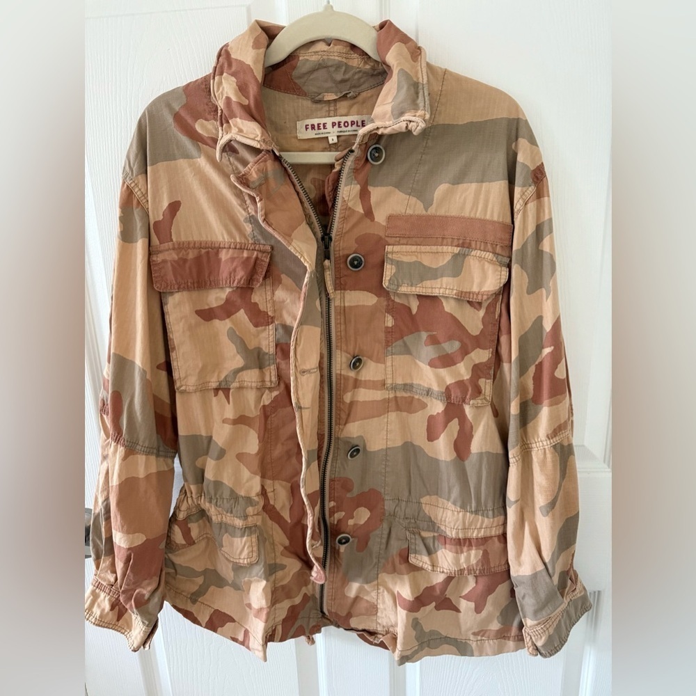FREE PEOPLE CAMO UTILITY JACKET WOMEN’S SMALL 100% COTTON MILITARY CARGO BOHO - Picture 11 of 13